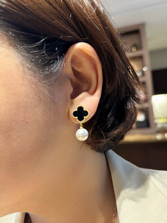 Noir Clover Pearl Drop Earrings & Bracelet Set in Black