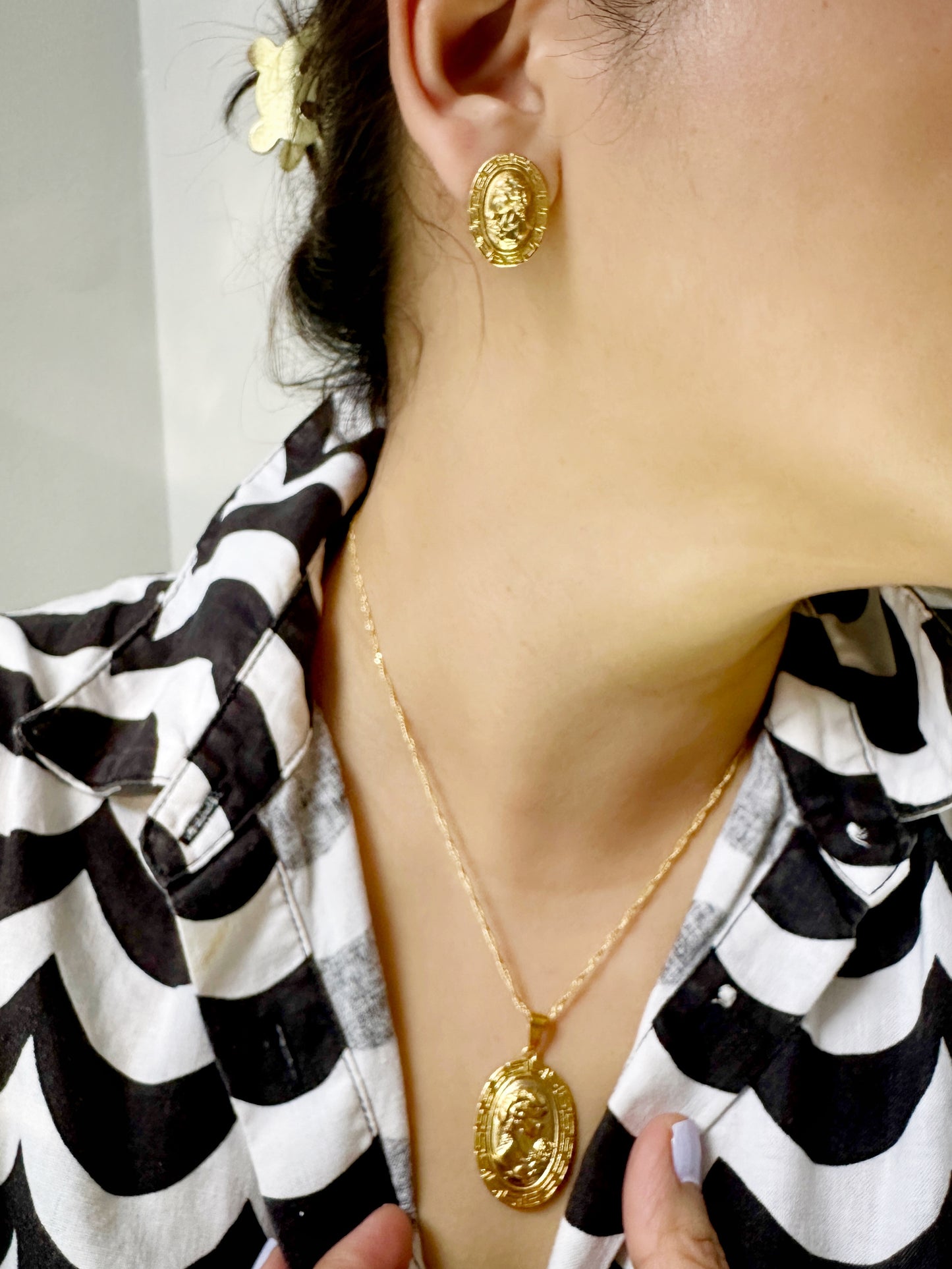 Cameo Woman 18K Gold-Coated Necklace & Earrings Set