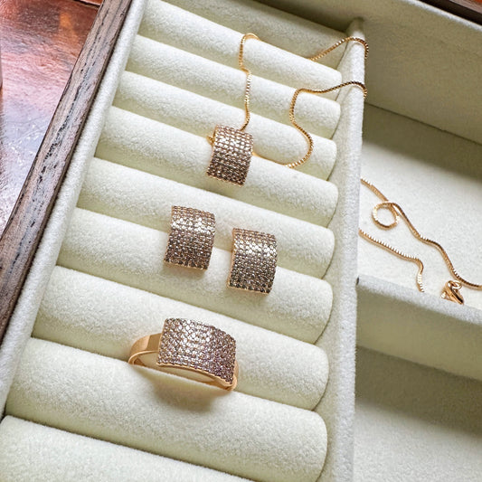 Boxy Illusion Set in Gold Tone