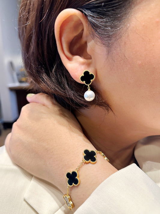 Noir Clover Pearl Drop Earrings & Bracelet Set in Black