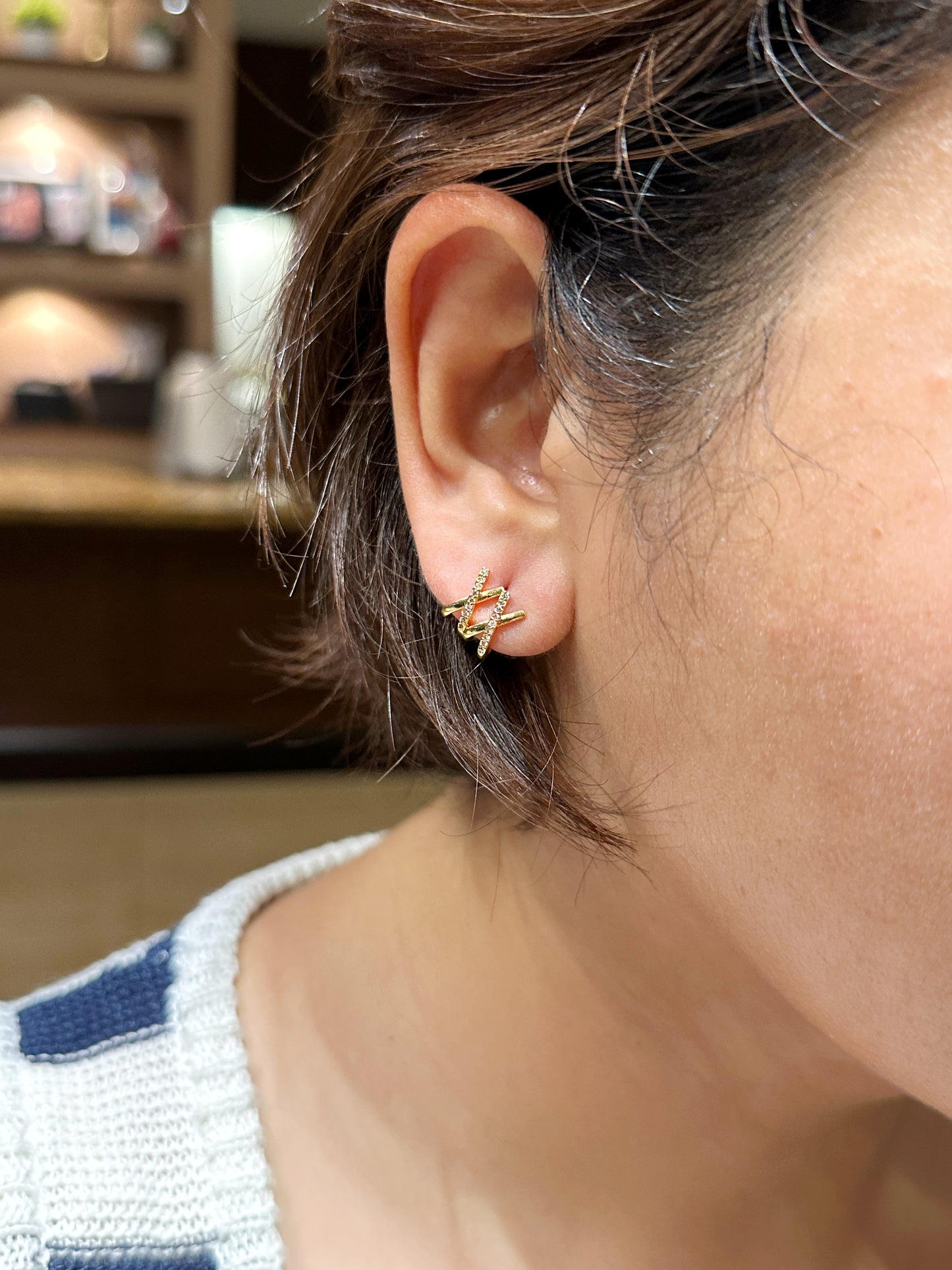 Criss Radiant Hug Stud Earrings