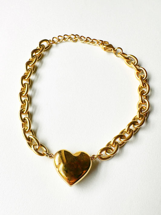 Chunky heart chain bracelet in 18k gold plating with adjustable clasp