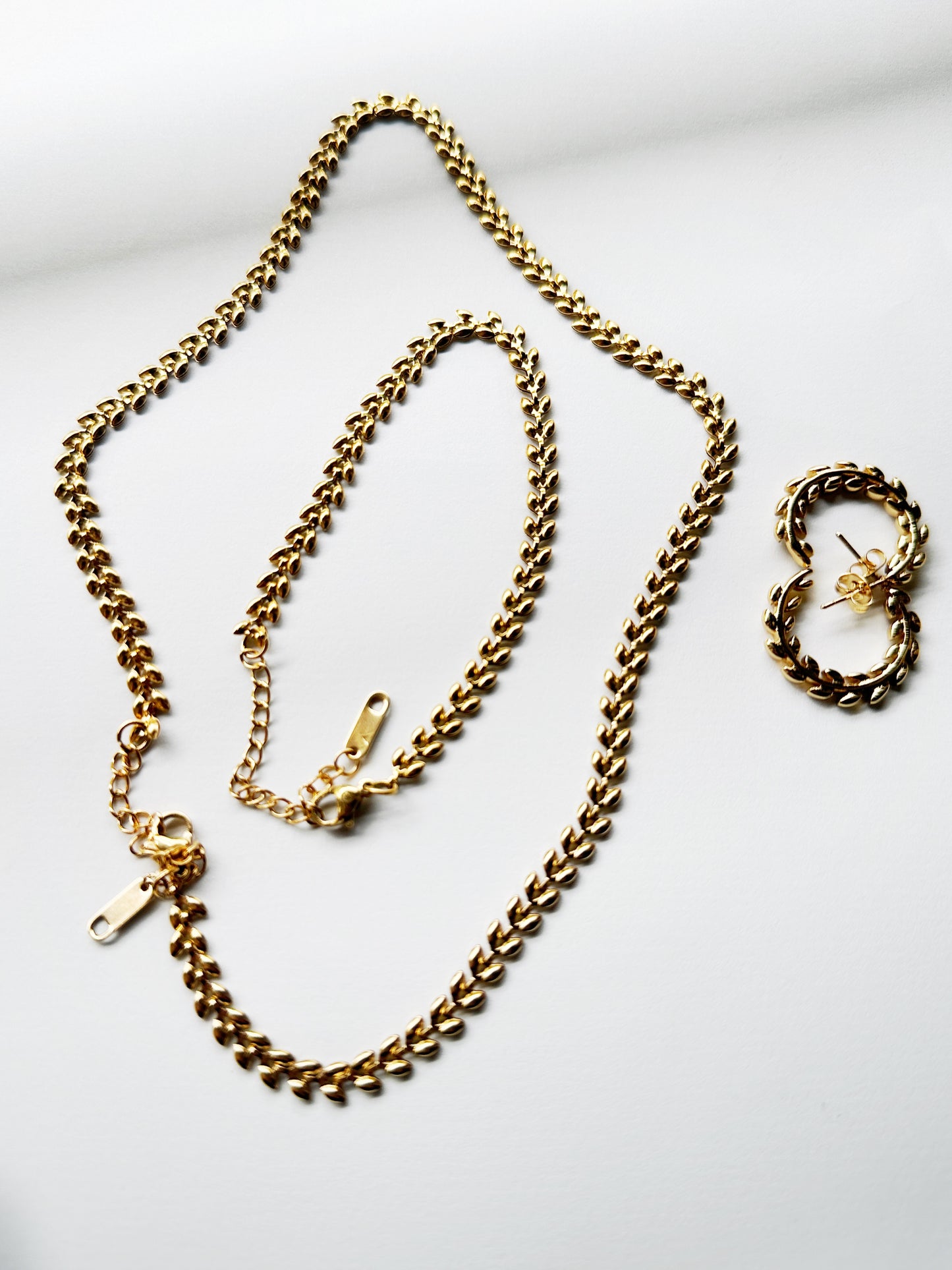 Golden Laurel Stainless Steel Jewelry Pieces