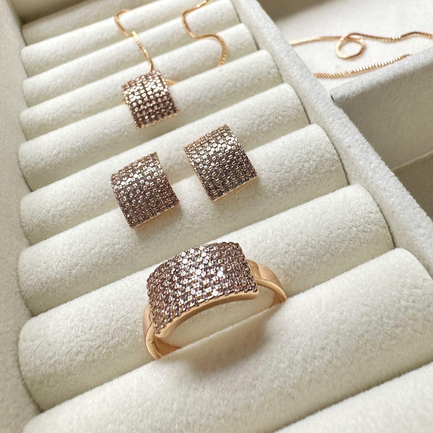 Boxy Illusion Set in Gold Tone