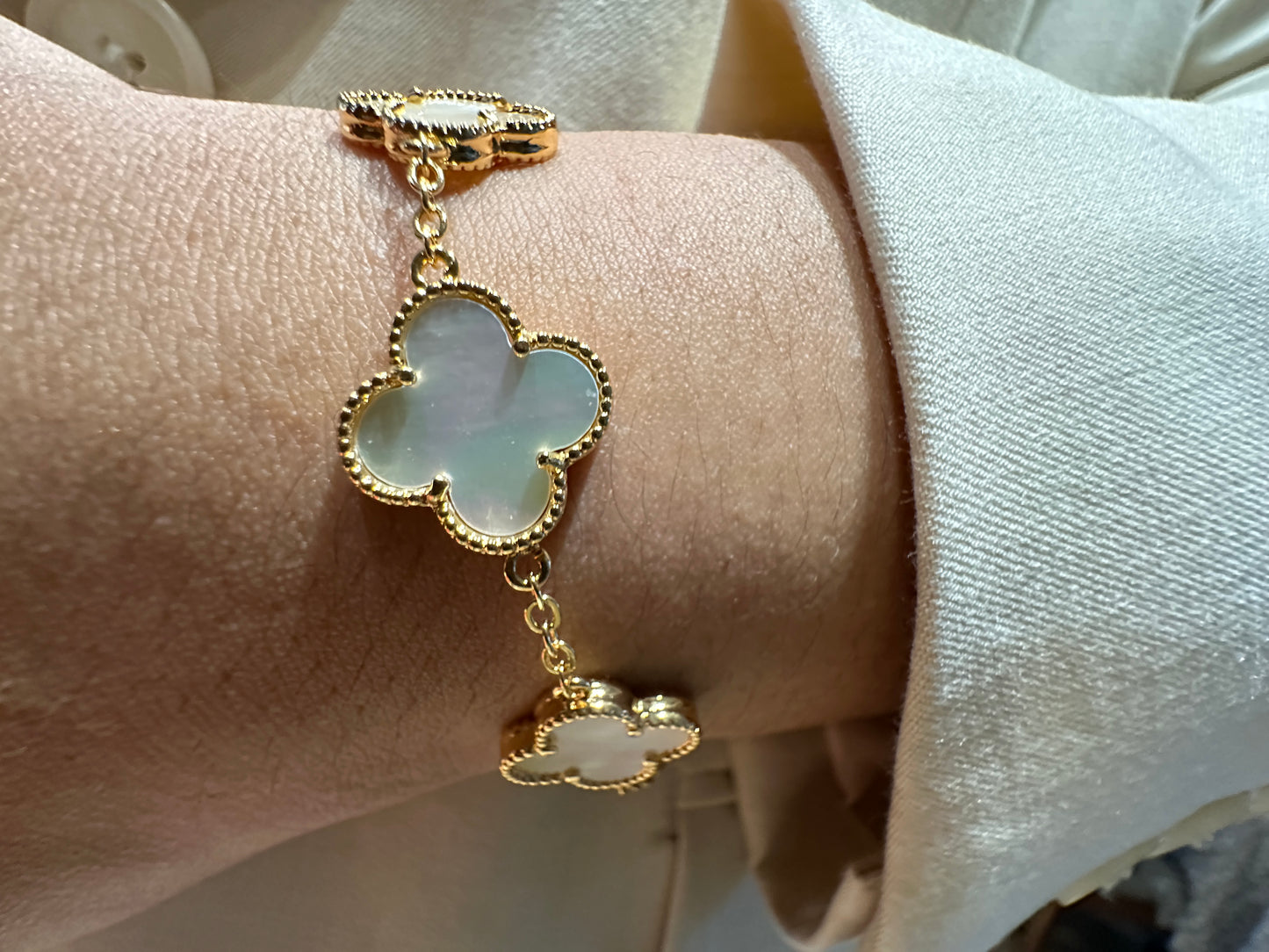 Noir Clover Pearl Drop Earrings & Bracelet Set in White