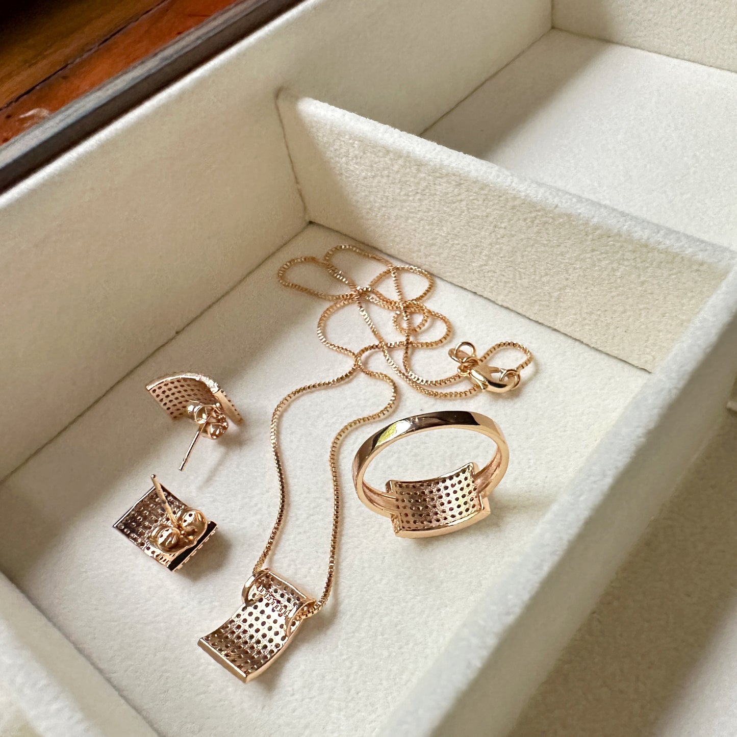 Boxy Illusion Set in Gold Tone
