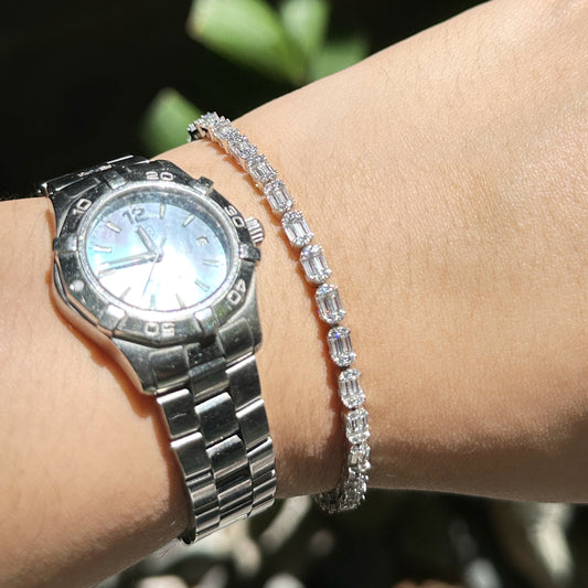 Emerald-Glow Tennis Bracelet