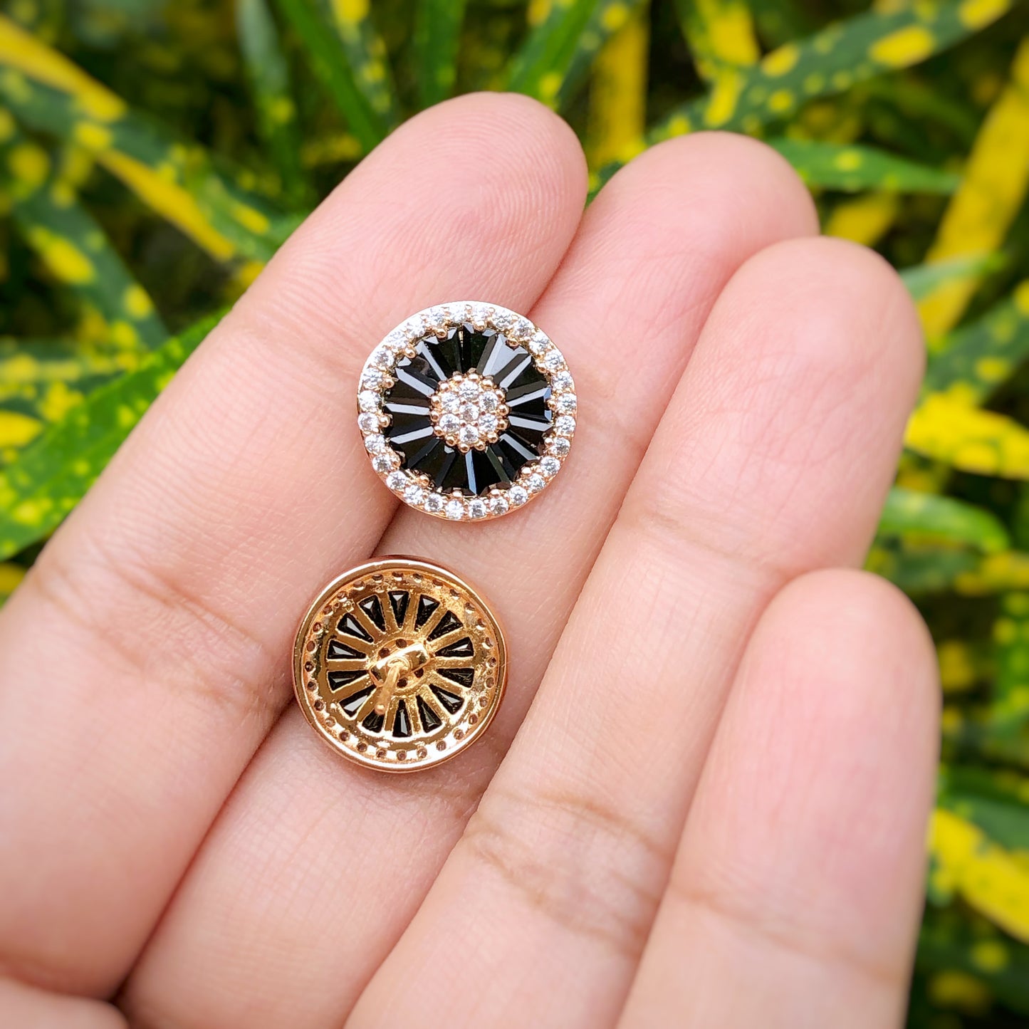 Black & Gold Wheel Stud
