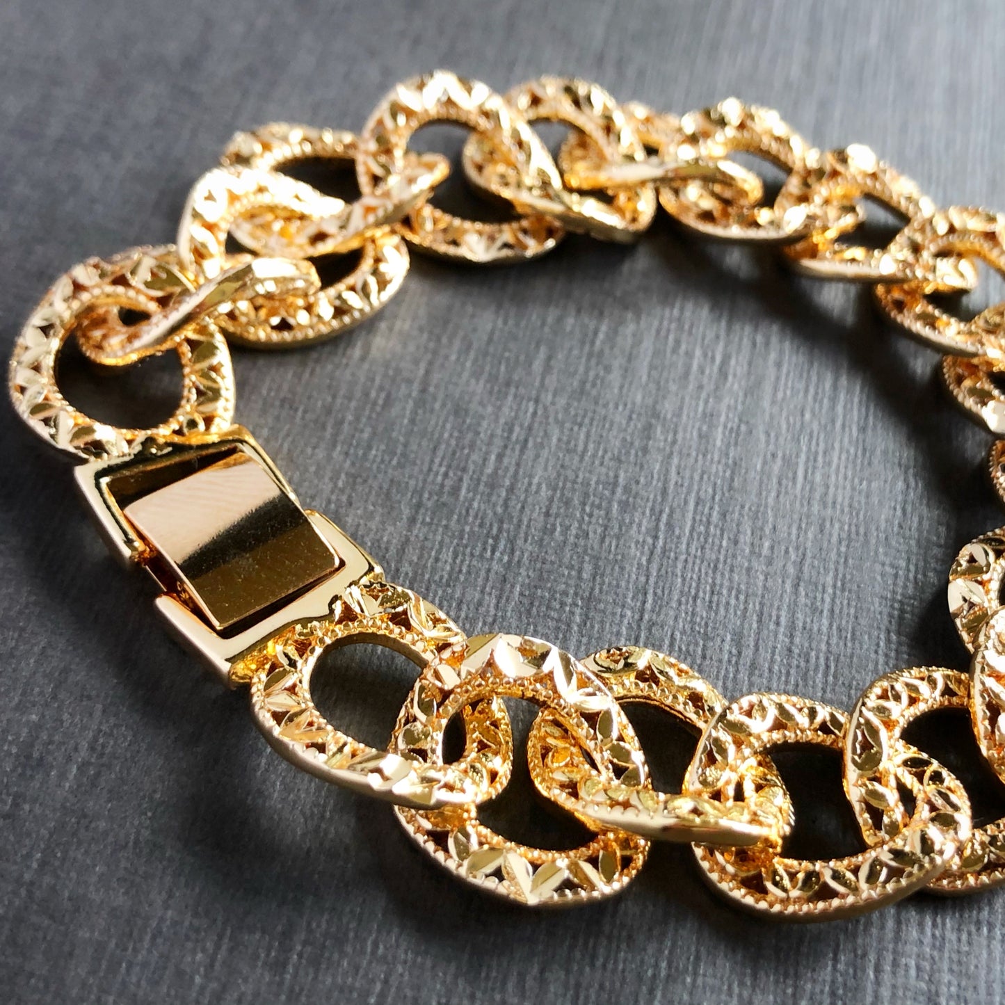 Havana Curling Chain Bracelet
