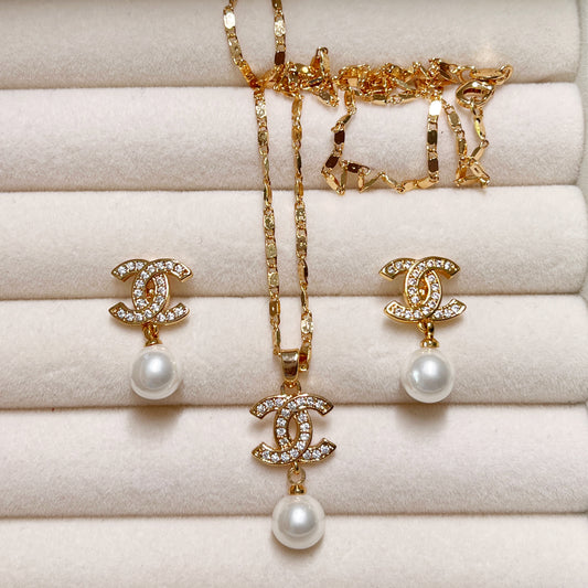 Iconic C with Pearl Necklace & Earrings Set