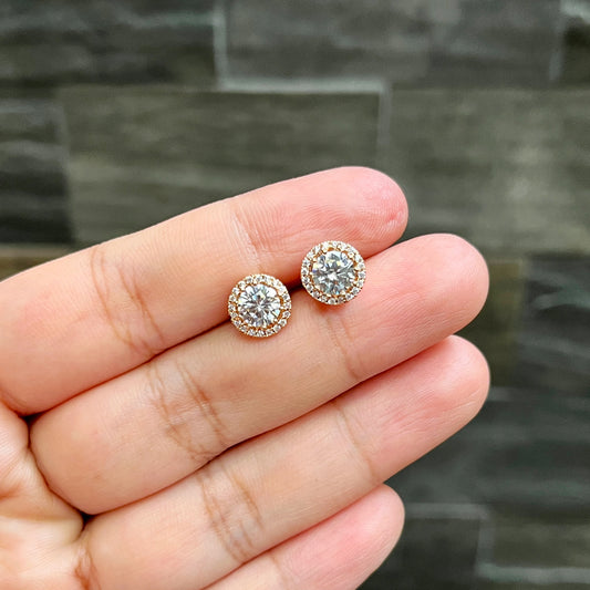 Classic Round Cut With Halo in 14K Gold Tone