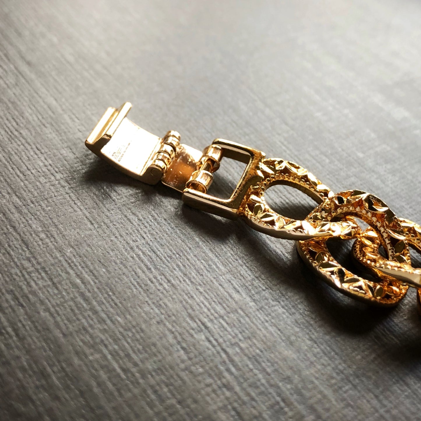 Havana Curling Chain Bracelet