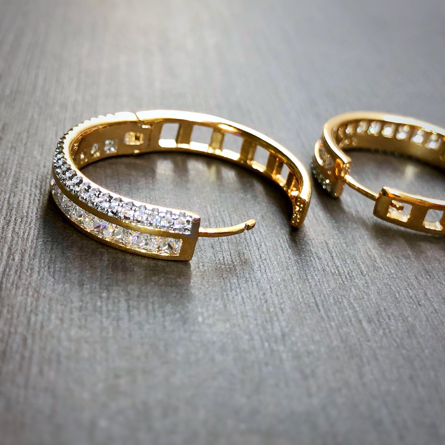 Dual Setting Chunky Hoop Earrings