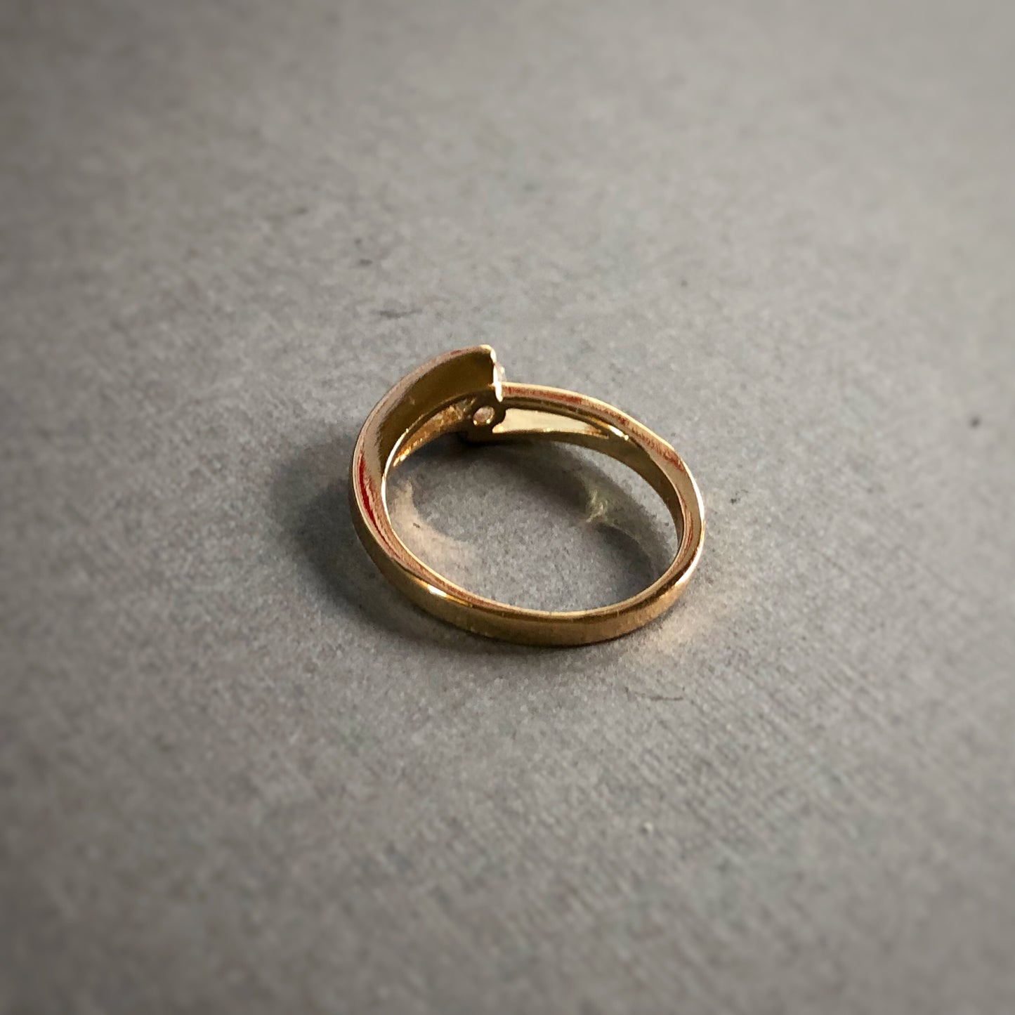 Petite Classic Round Cut Set in Gold Tone