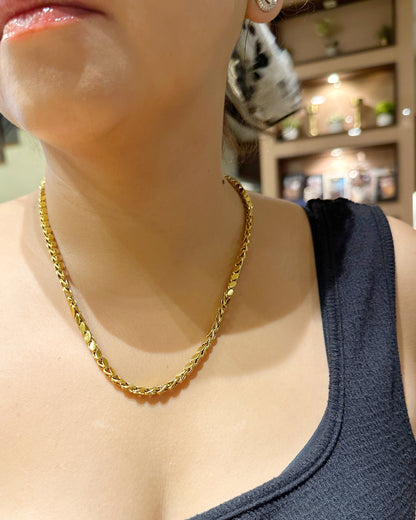 Minimalist gold chain necklace for everyday wear