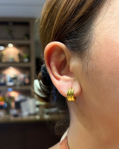 Triple Ridge Huggie Earrings – 18K Gold Tone