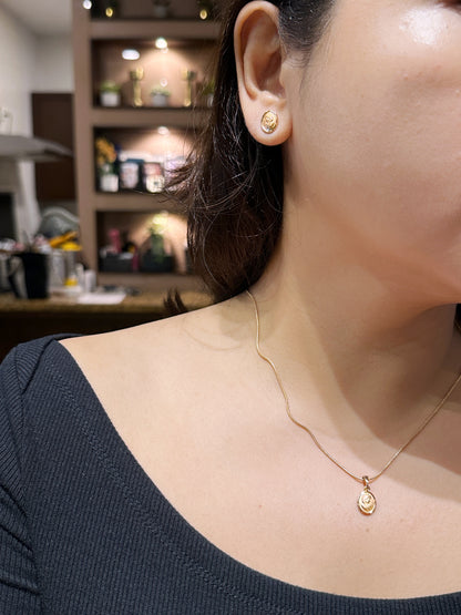 Vintage Cameo Pendant Necklace & Stud Earrings Set in Rose Gold Tone