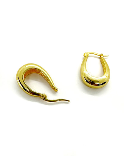 Sculpted Teardrop Gold Hoop Earrings – 18K Gold Tone
