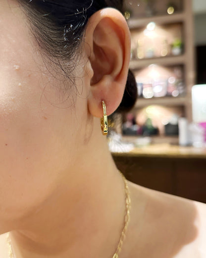 Chunky Oval Link Necklace Set with Zirconia Pendant and Huggie Earrings in Gold Tone