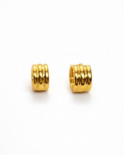 Triple Ridge Huggie Earrings – 18K Gold Tone