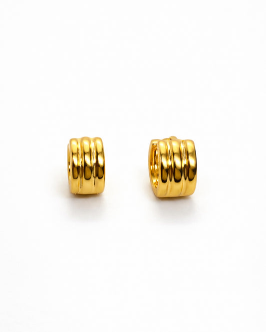 Triple Ridge Huggie Earrings – 18K Gold Tone