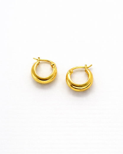 The Goccia Hoops in Gold Tone