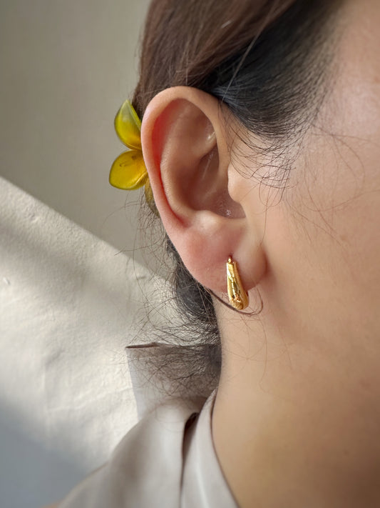 The Goccia Hoops in Gold Tone