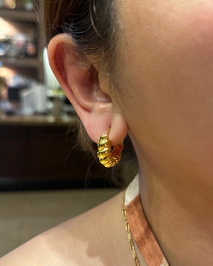 Twisted Rope Huggie Hoop Earrings – 18K Gold Tone