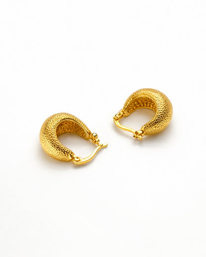 Side view of the Textured Poodle Huggies showing the easy-to-use click-lock hoop mechanism.