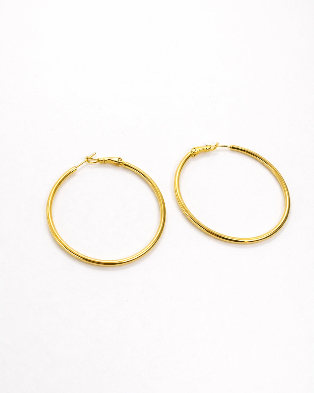 classic thin gold hoop earrings stainless steel non tarnish leverback closure jewelry