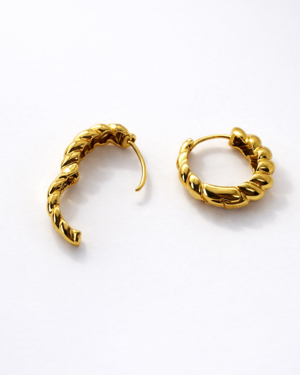 Twisted Rope Huggie Hoop Earrings – 18K Gold Tone