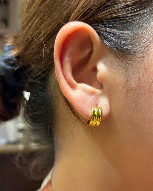 Triple Ridge Huggie Earrings – 18K Gold Tone