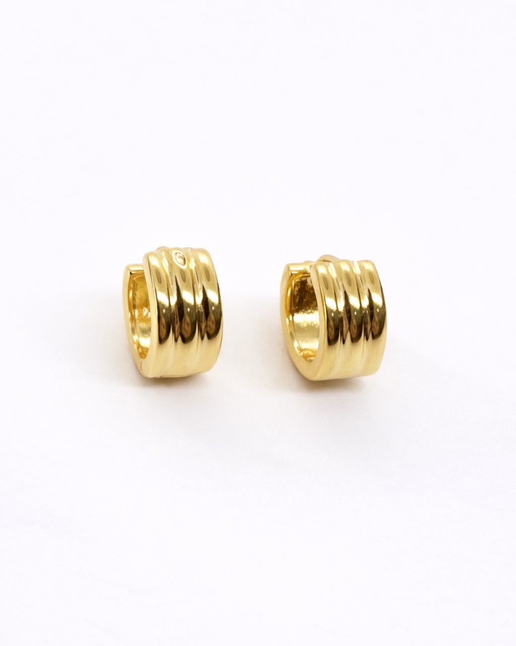 Triple Ridge Huggie Earrings – 18K Gold Tone