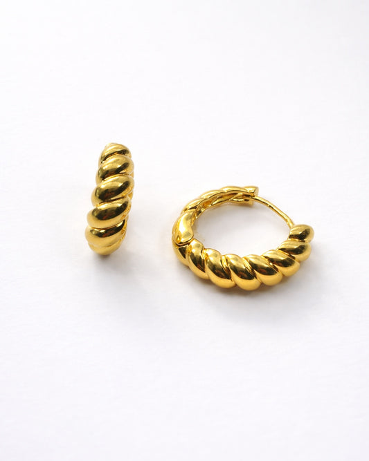 Twisted Rope Huggie Hoop Earrings – 18K Gold Tone