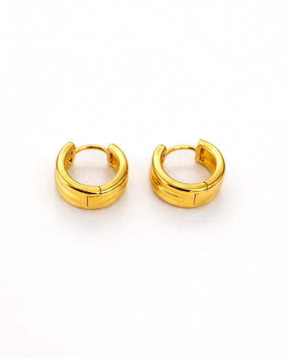 Triple Ridge Huggie Earrings – 18K Gold Tone