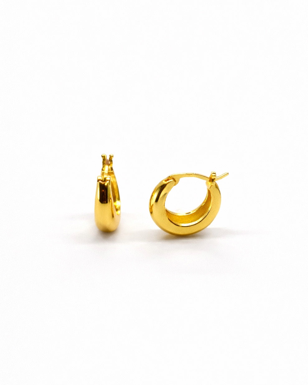 The Goccia Hoops in Gold Tone