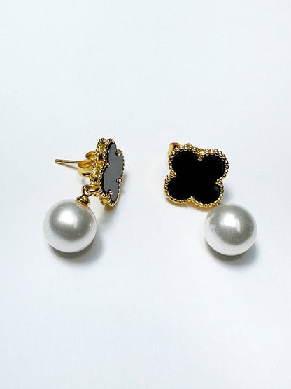 Noir Clover Pearl Drop Earrings & Bracelet Set in Black