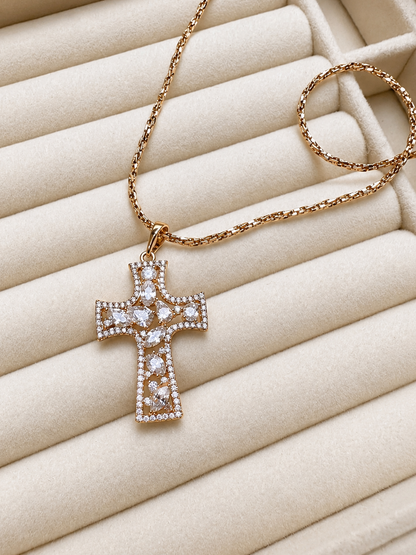 The Croce Fiorita Pendant Necklace in Gold Tone