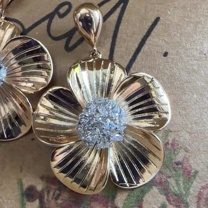 Statement Flower Earrings & Necklace Set