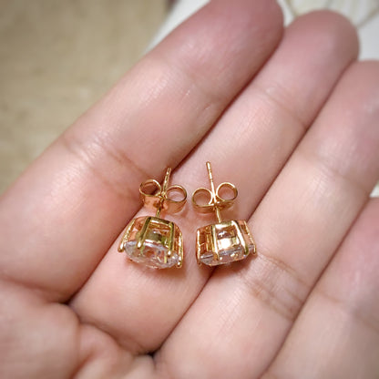 Classic Round Cut Brilliant Zirconia Stud Earrings
