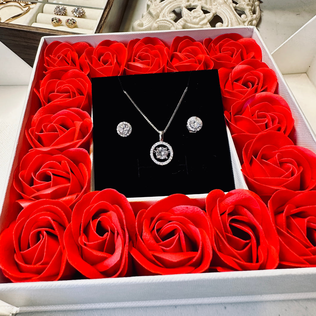 Charming Classic Round Cut With Halo Set with Rose Box