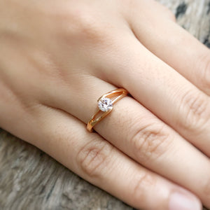Two Prong Single Stone