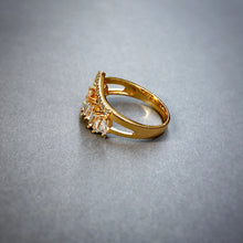 Load image into Gallery viewer, Baguette Cut Set in Gold Tone

