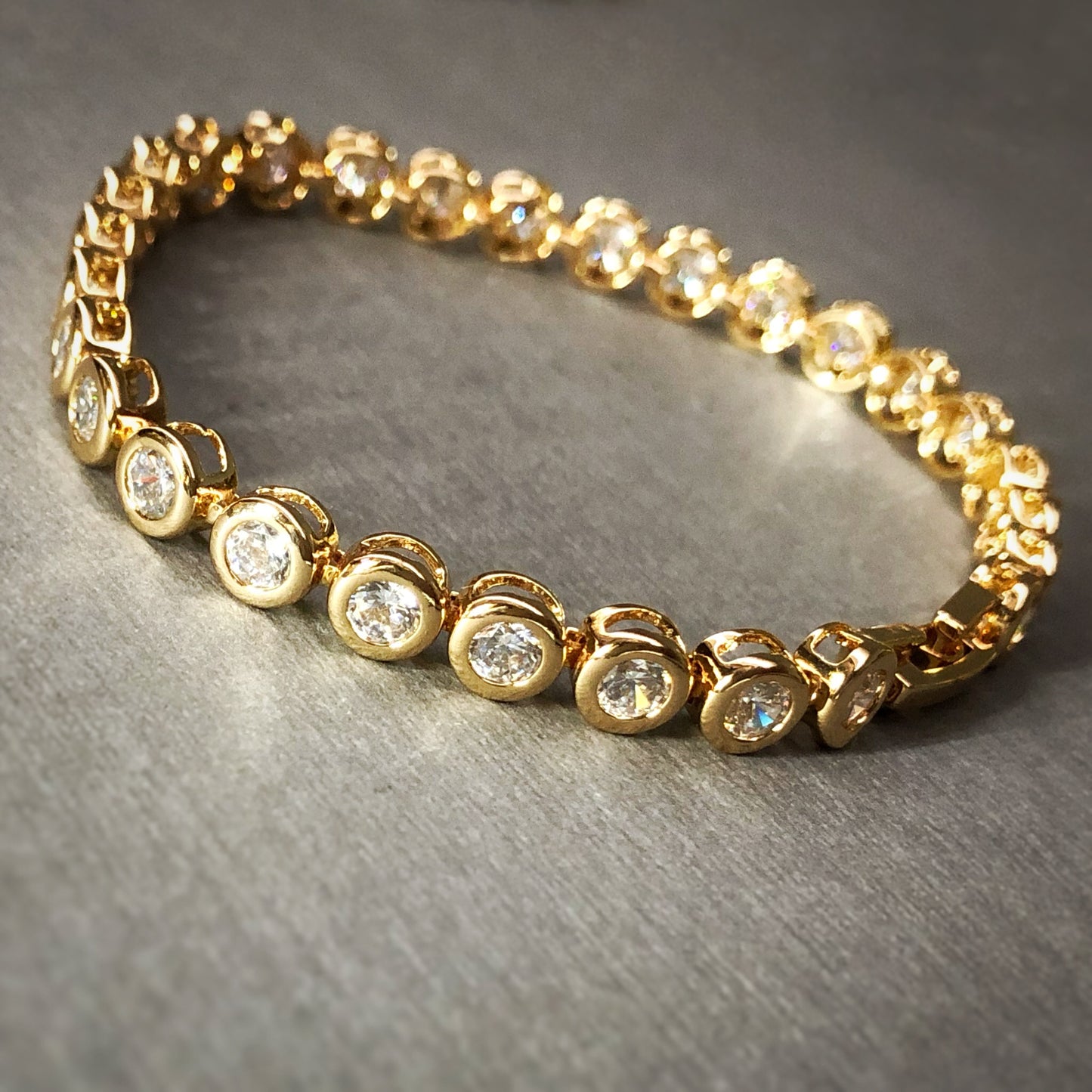 Classic Bezel Setting Tennis Bracelet