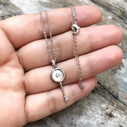 Mother of Pearl Key Necklace in Whitegold Tone