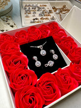 Load image into Gallery viewer, The Classic Dainty Set in Rose Box
