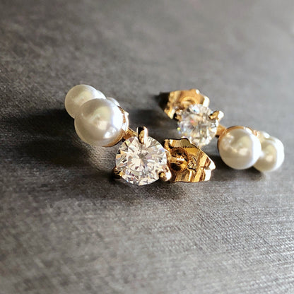 The Modern Pearl Earrings