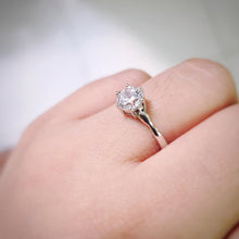 Load image into Gallery viewer, Classic Single Stone Ring
