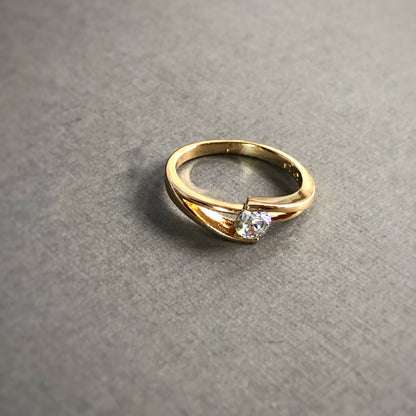 Petite Classic Round Cut Set in Gold Tone