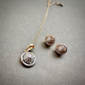 Micro Stones Illusion with Halo Set in Rose Box